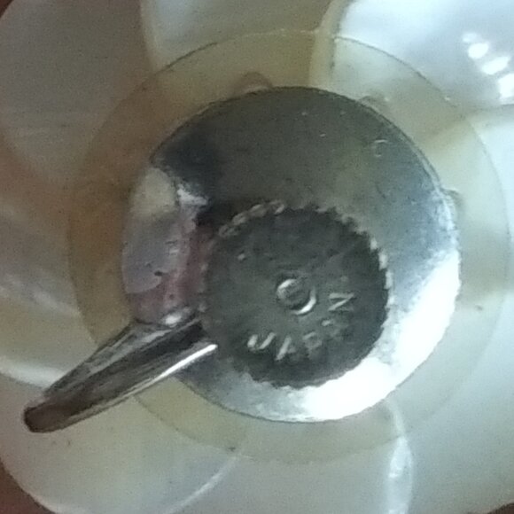 VTG Mother of Pearl CLUSTER Screw Back EARRINGS Flower Shaped  Japan  FLAWS - Picture 6 of 16